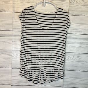 Size large   A.N.A.  top